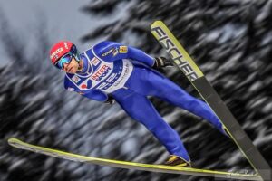 ahonen janne kd 300x200 - Lahti: Janne Ahonen triumfuje na dużej skoczni, upadek i przerwa Kytoesaho