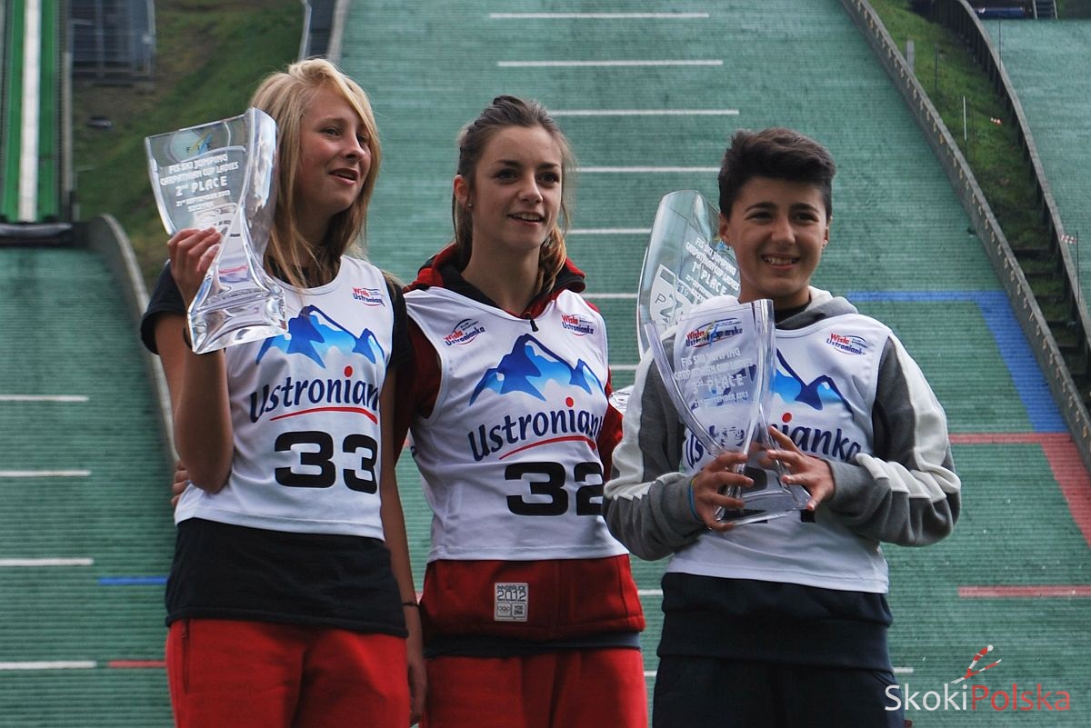 Puchar Karpat ladies 1 podium - MAGDALENA PAŁASZ WYGRYWA PIERWSZY KONKURS FIS CARPATHIAN CUP Pań w SZCZYRKU