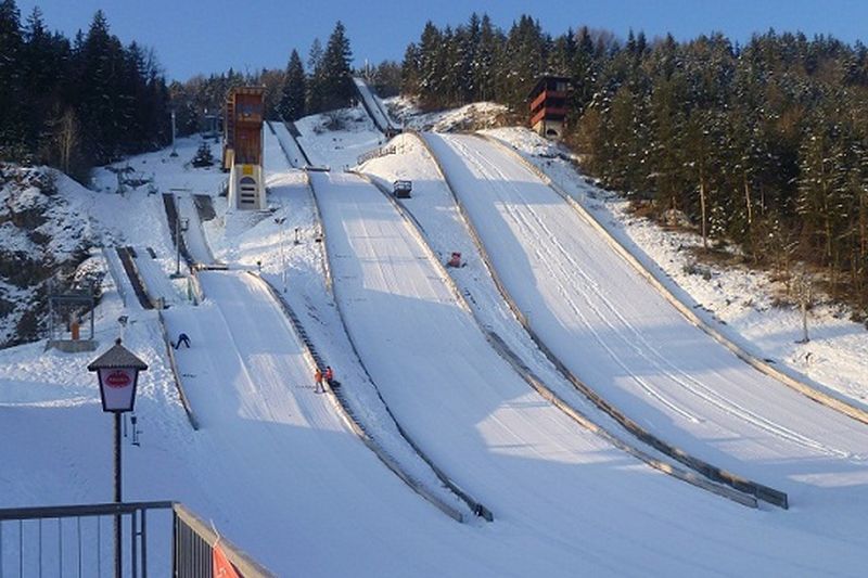 Villach Villacher.Alpenarena fot.ski schwarzach.at  - FIS Cup Villach: 65 skoczków i 34 skoczkinie powalczy o punkty (listy startowe)
