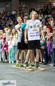 Skoczkowie w Azoty Arena Monika Bujalska 195x300 - Mecz Gwiazd w Szczecinie - sportowcy pomagali podopiecznym hospicjum