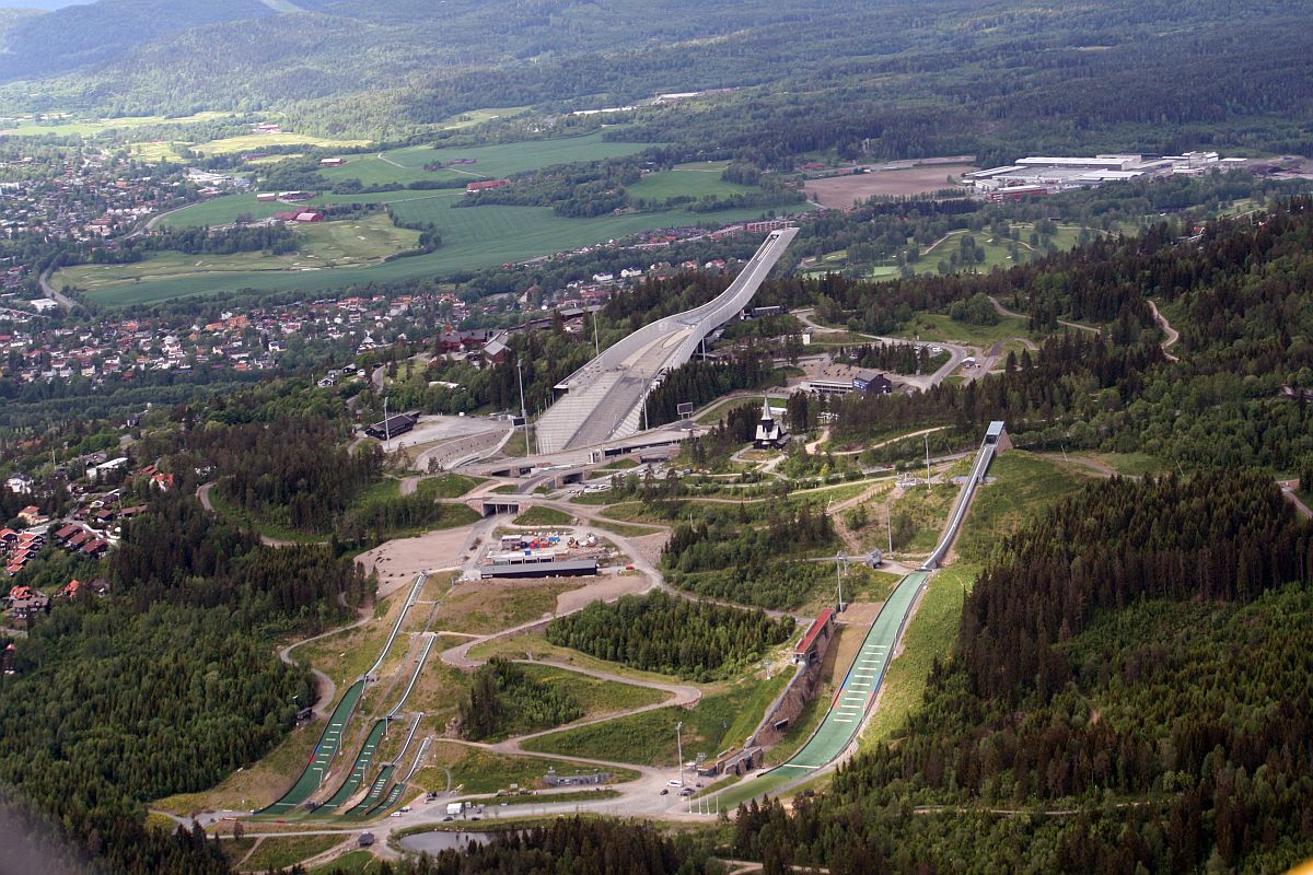 Holmenkollen skocznie fot.GAD  - Norgescup Oslo: Riiber triumfuje z nowym rekordem skoczni