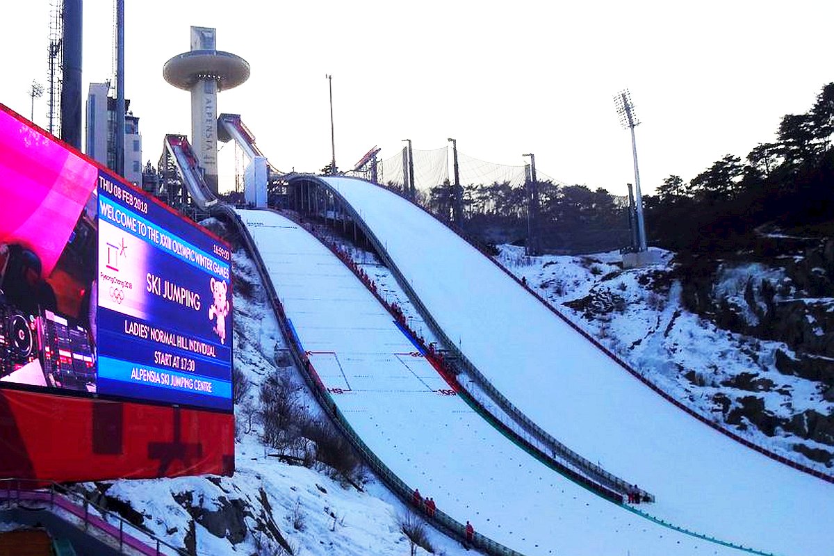 PyeongChang2018 skocznie.olimpijskie - ZIO PyeongChang: Panie powalczą o medale, czy Lundby potwierdzi dominację? (LIVE)