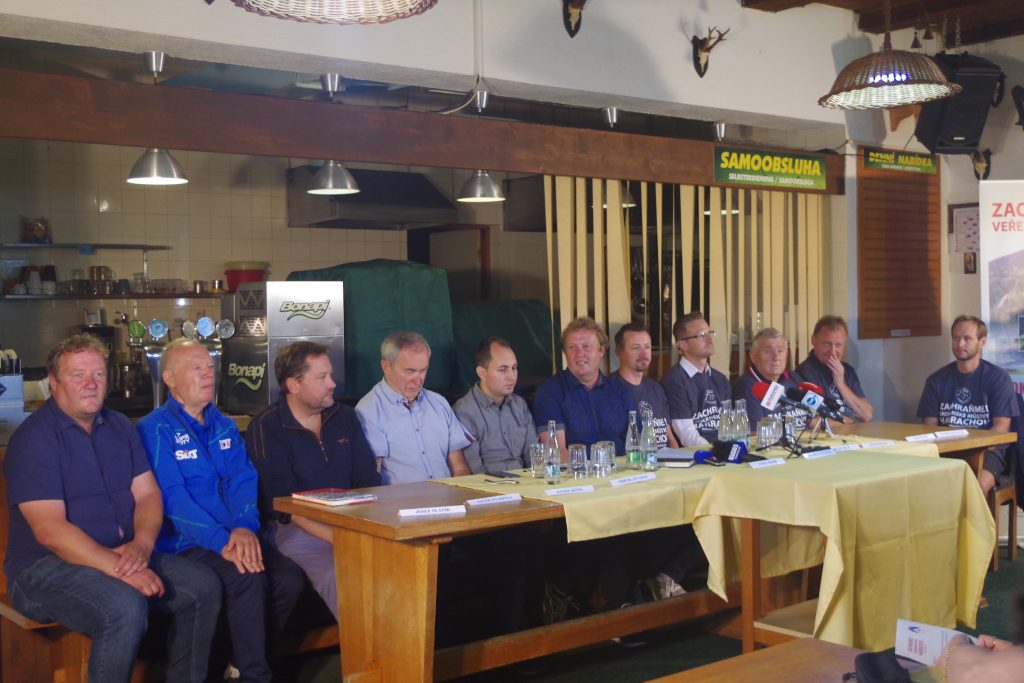 Media1 1024x683 - Konferencja w Harrachovie dotycząca starań o odbudowę skoczni narciarskich