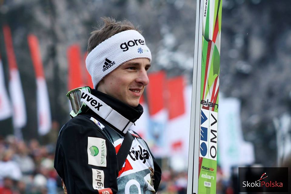 You are currently viewing FIS Cup Oberwiesenthal: Hvala i Fuchs wspólnie wygrywają, czterech Polaków punktuje