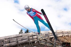 Read more about the article Poważny upadek amerykańskiej skoczkini podczas kwalifikacji w Lillehammer!