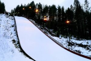 Notodden Tveitanbakken RNadarkiewicz 300x200 - FIS Cup Notodden: Austriacy faworytami zawodów w kolebce narciarstwa. Co zrobią Polacy?